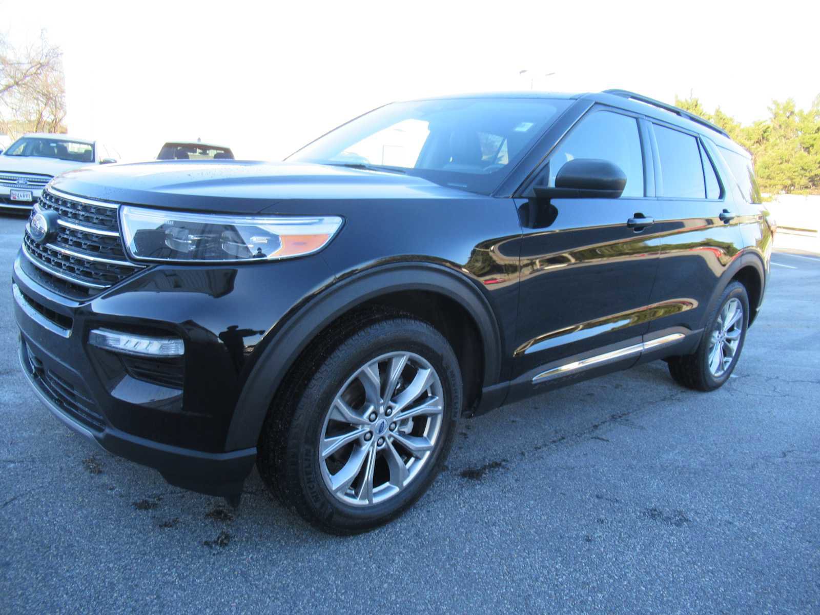 Used 2023 Ford Explorer XLT w/ Equipment Group 202A image 1