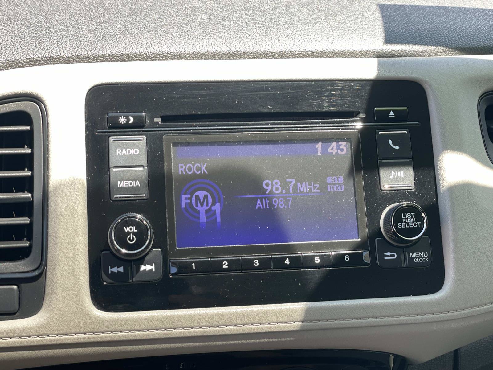 Used 2019 Honda HR-V LX image 6