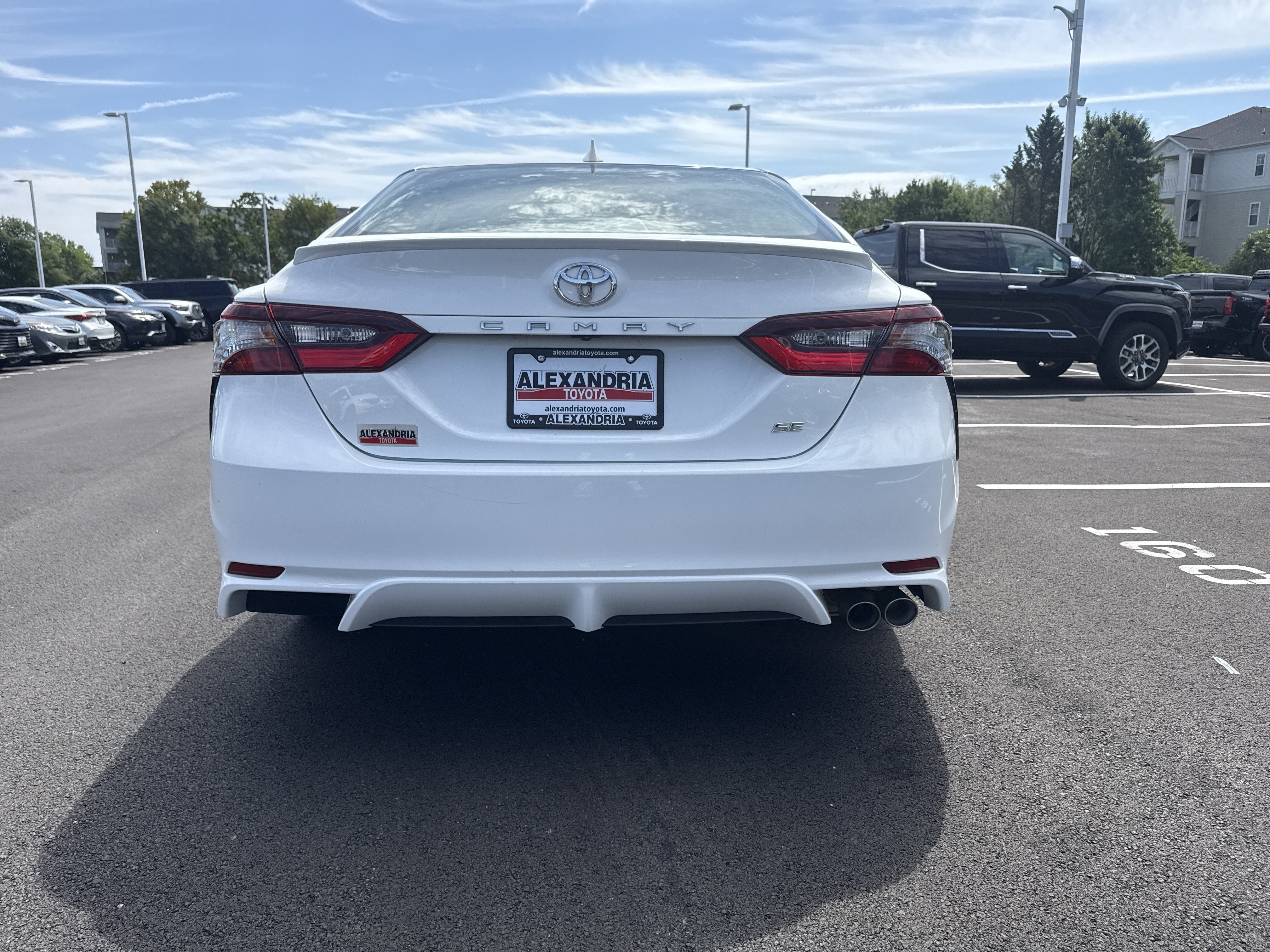 Used 2021 Toyota Camry SE FWD image 4