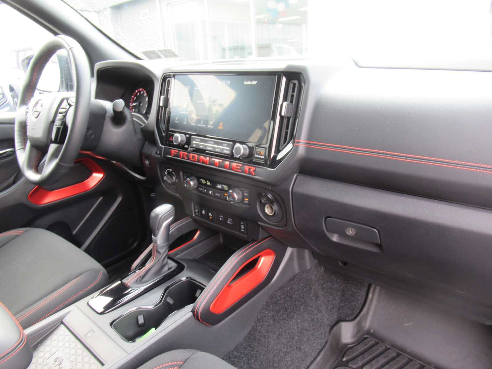 Used 2025 Nissan Frontier PRO-4X w/ Pro Convenience Package AWD/4WD image 17