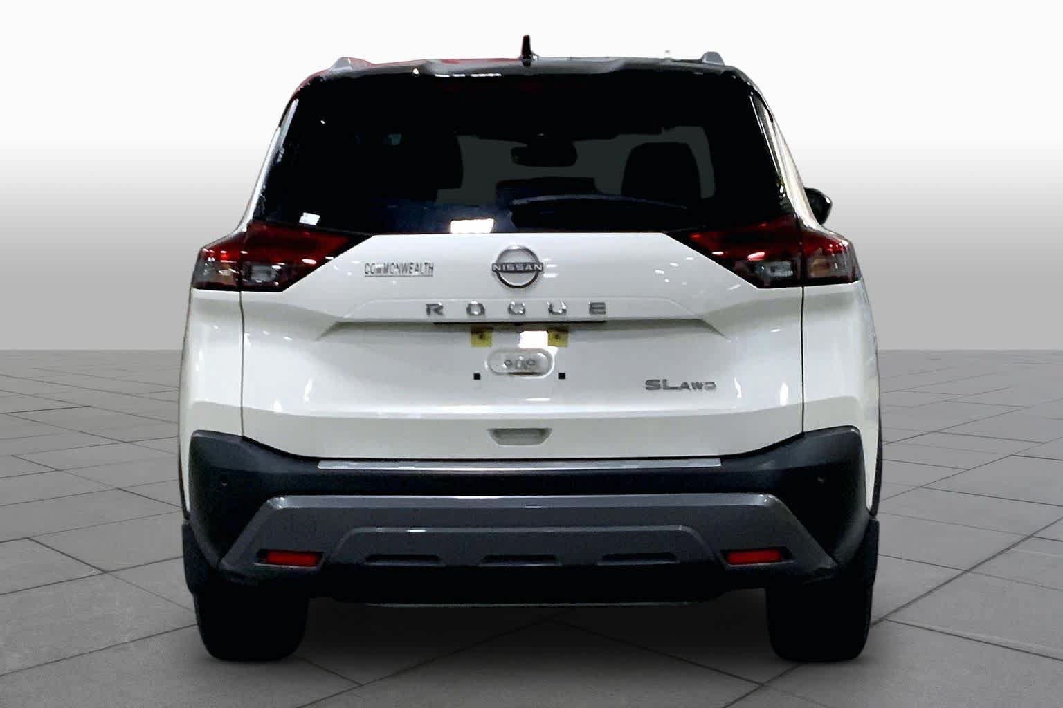 Used 2023 Nissan Rogue SL AWD/4WD image 5