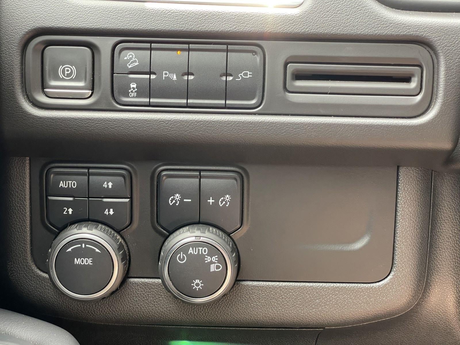 Used 2021 Chevrolet Tahoe Z71 AWD/4WD image 28