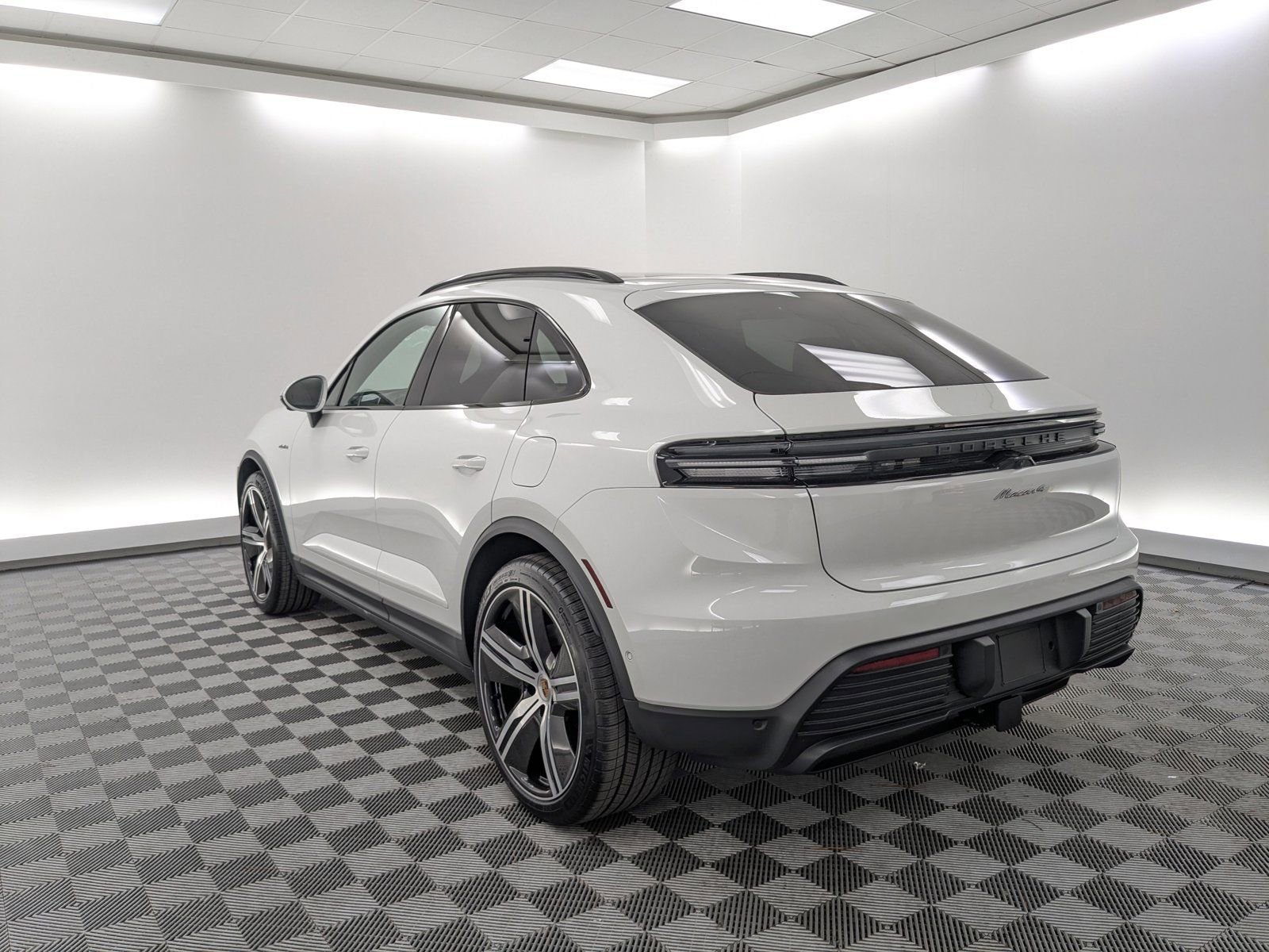 New 2025 Porsche Macan 4 Electric image 3