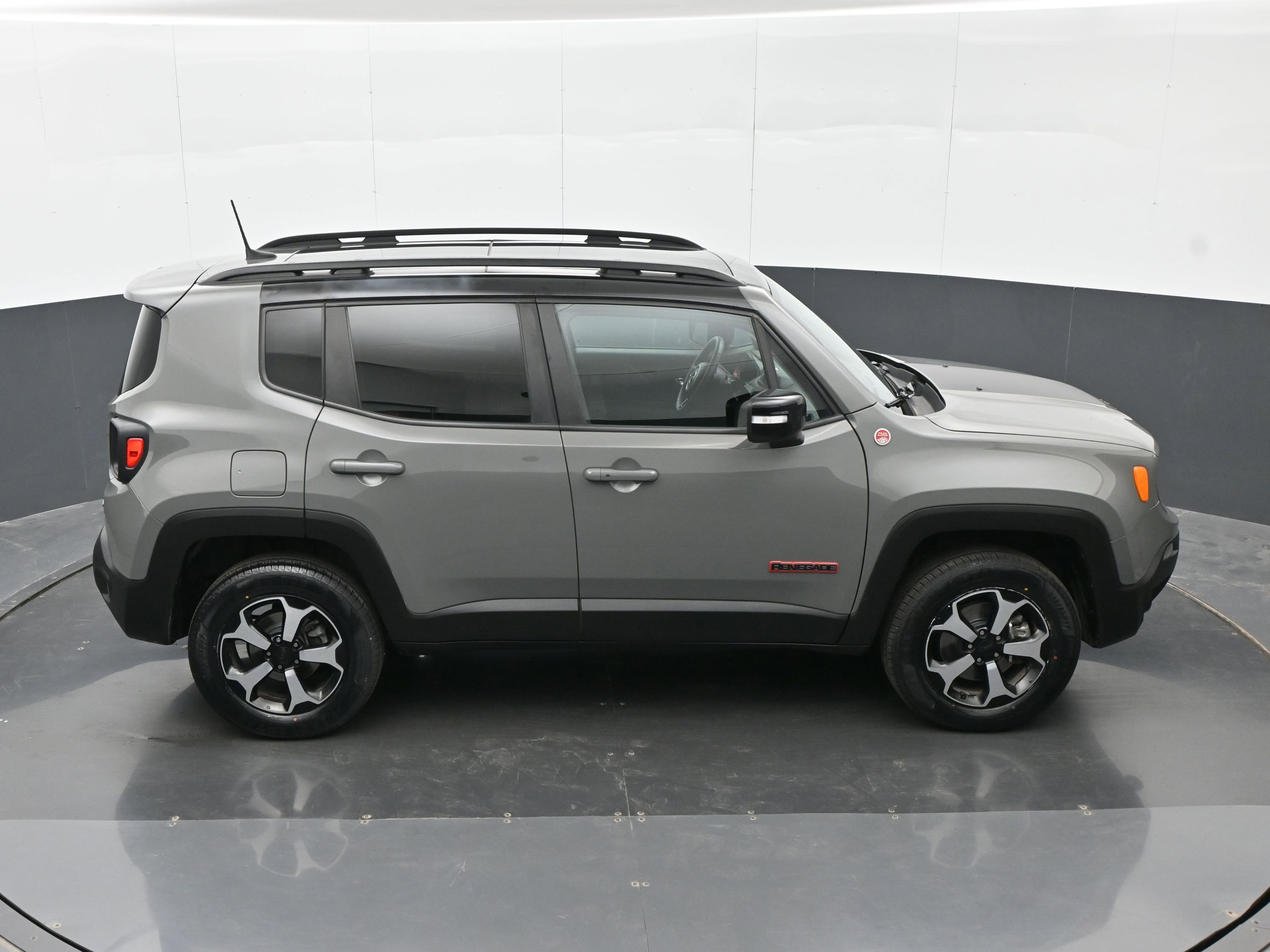 Used 2022 Jeep Renegade Trailhawk w/ Sun/Sound Group AWD/4WD image 34