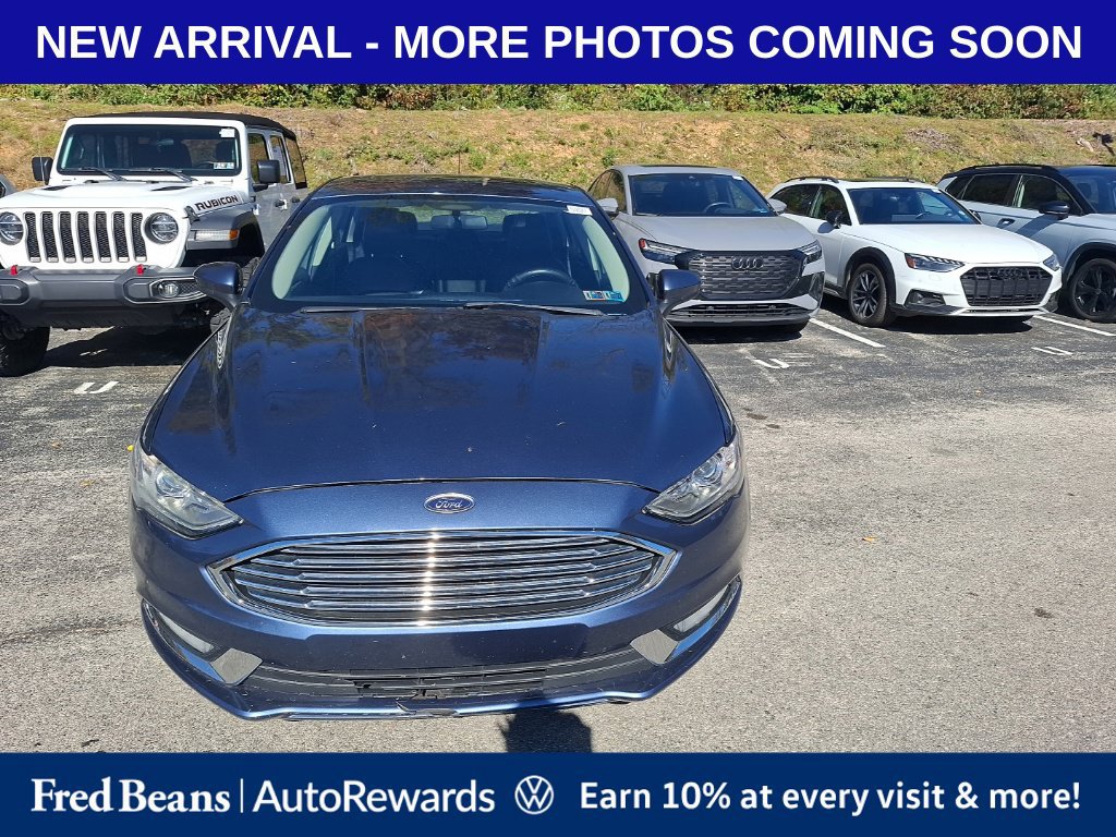 Used 2018 Ford Fusion SE w/ Equipment Group 601A FWD image 2