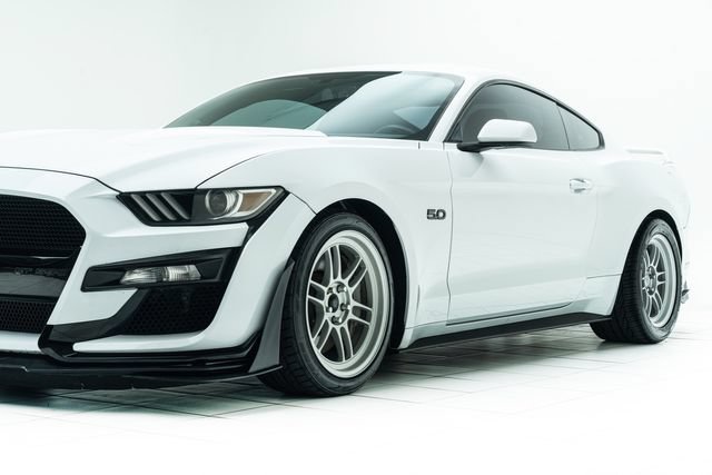 Used 2017 Ford Mustang GT RWD image 9