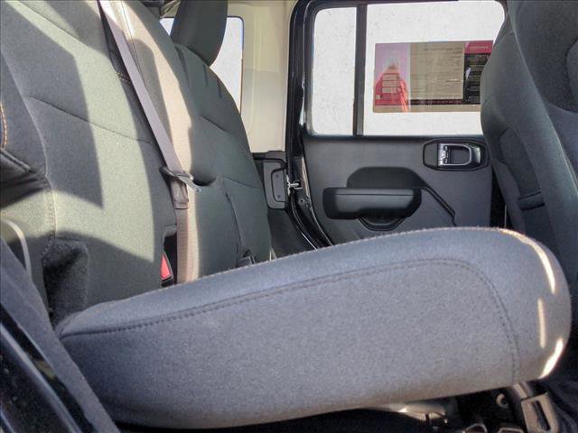 Used 2025 Jeep Wrangler Willys image 17