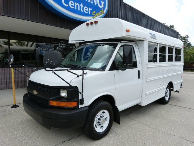 Used 2007 Chevrolet Express 3500 w/ School Bus Package RWD image 2