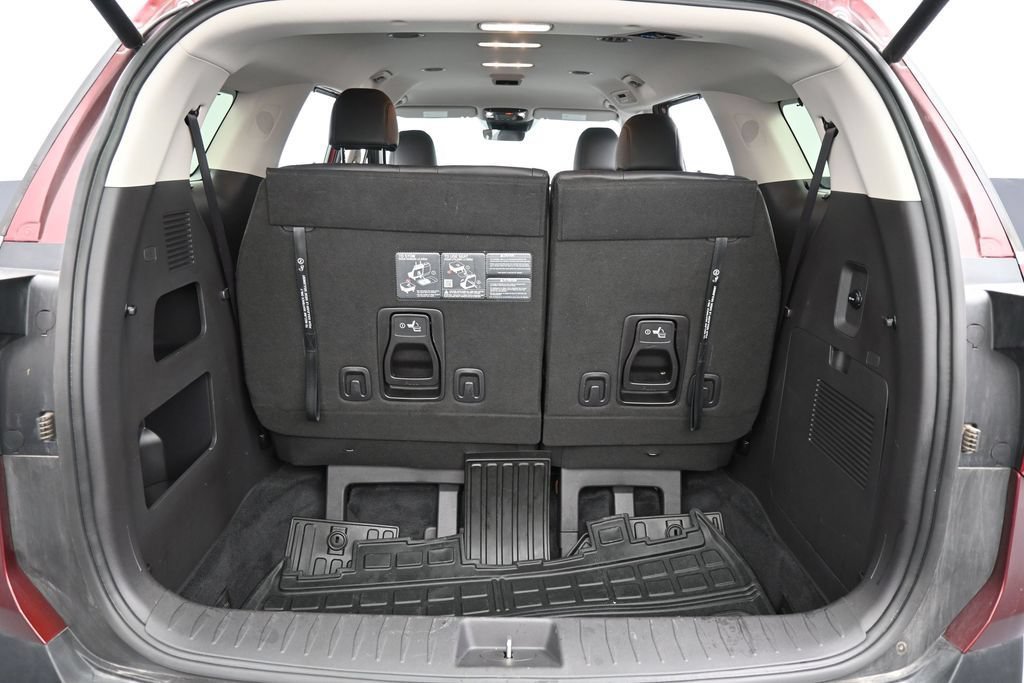 Used 2025 Kia Carnival EX FWD image 23