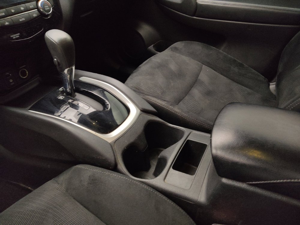 Used 2014 Nissan Rogue SV image 26