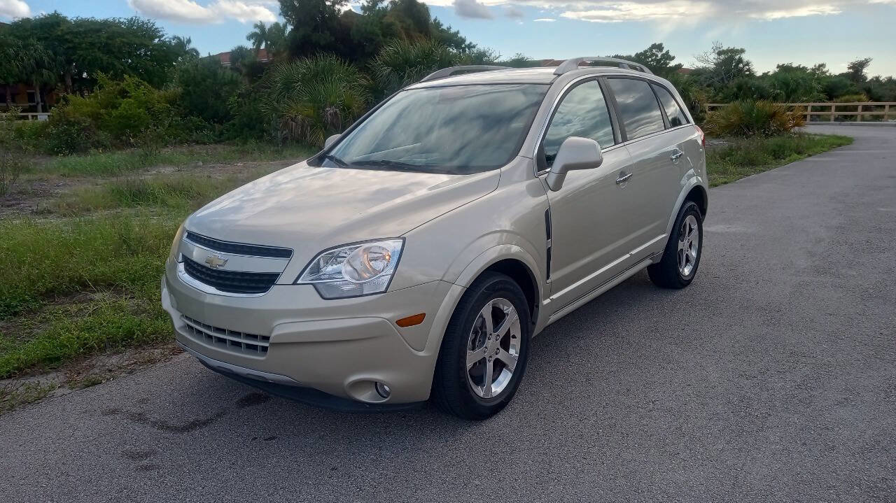 Used 2014 Chevrolet Captiva Sport LT FWD image 2