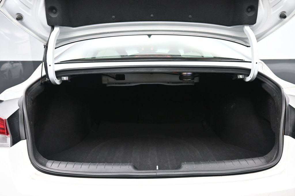 Used 2024 Hyundai Elantra Limited FWD image 26