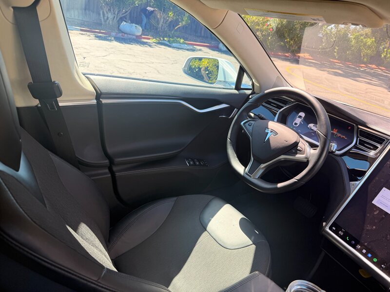 Used 2014 Tesla Model S 60 RWD image 7