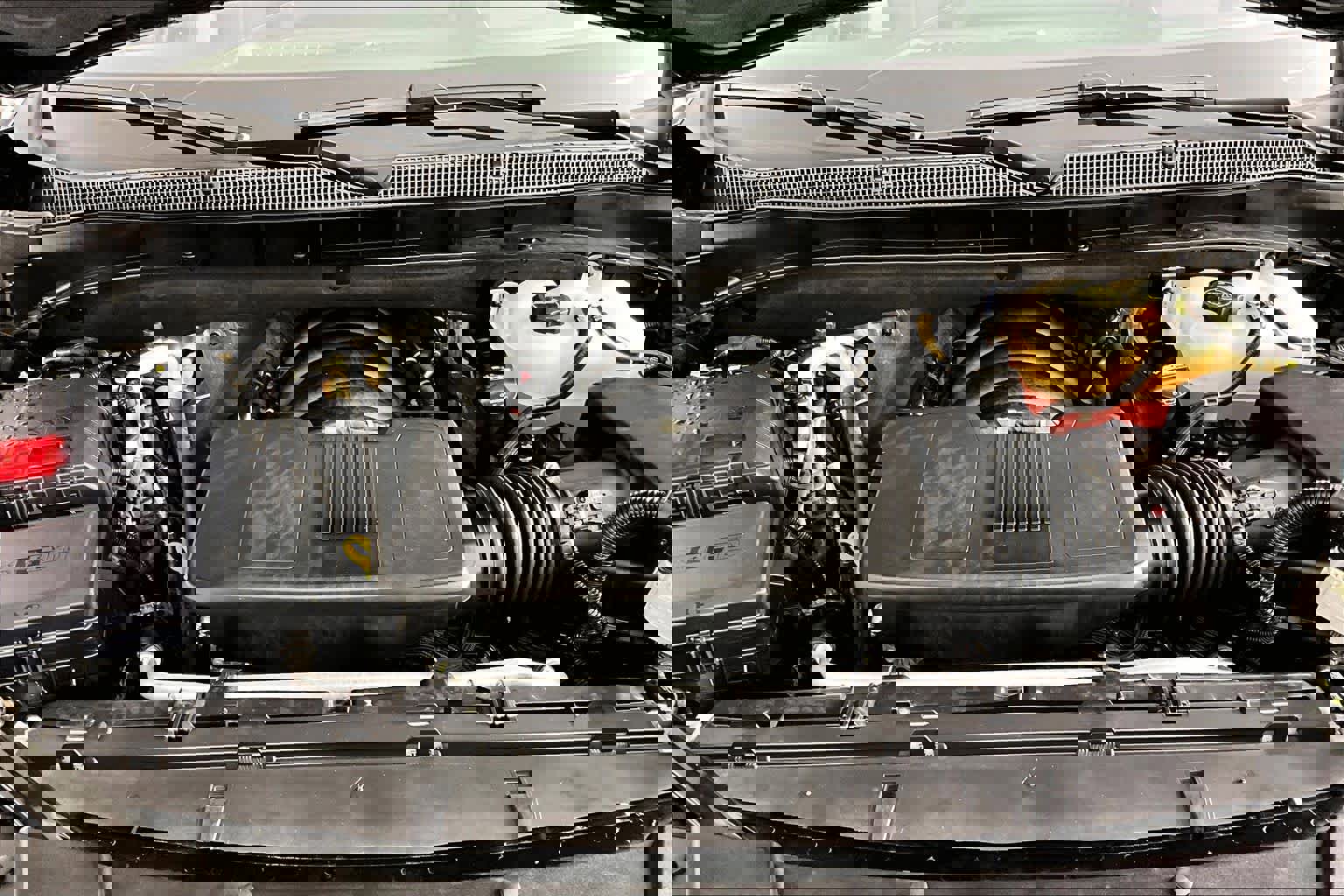 Used 2025 Chevrolet Suburban High Country image 30