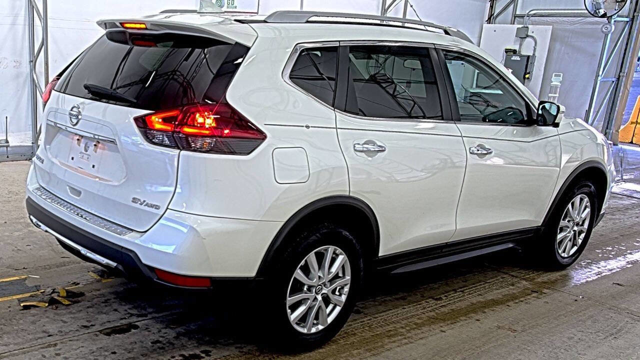 Used 2018 Nissan Rogue SV w/ Premium Package image 5