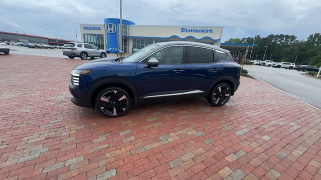 Used 2025 Nissan Kicks SR w/ SR Premium Package FWD image 7