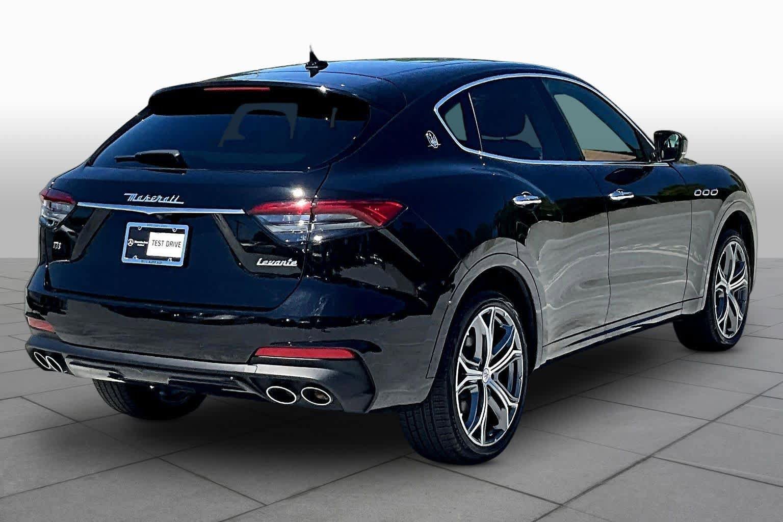 Used 2021 Maserati Levante AWD/4WD image 12