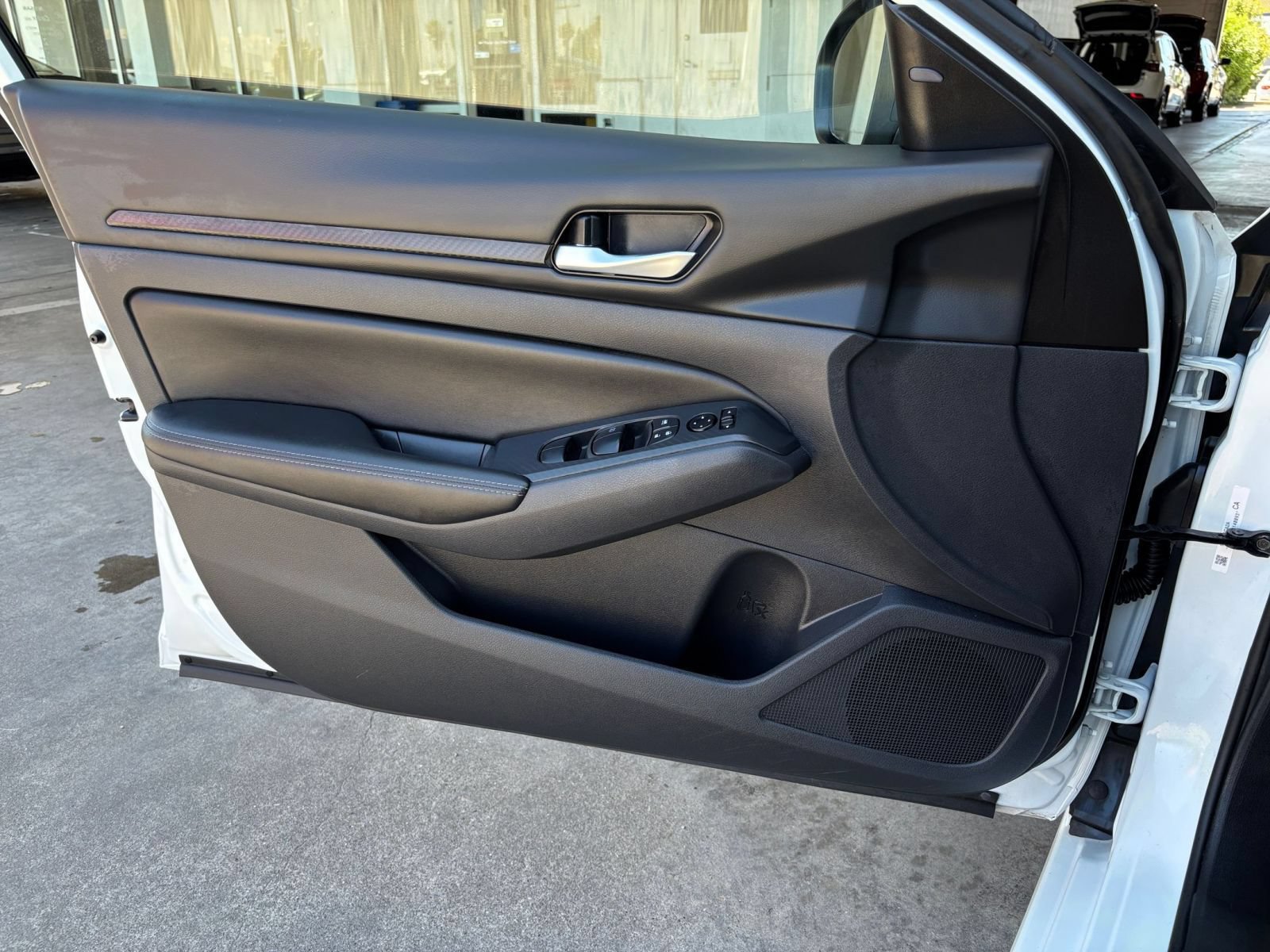 Used 2025 Nissan Altima 2.5 SV FWD image 18