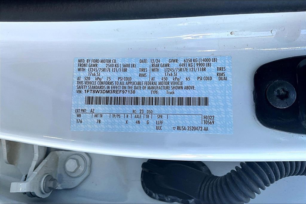 Used 2024 Ford F350 Platinum w/ FX4 Off-Road Package image 21