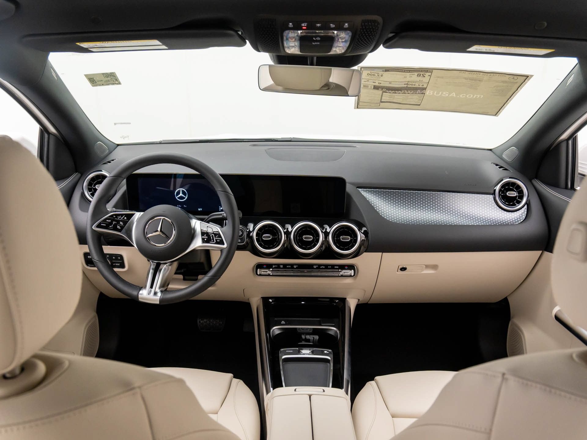 New 2025 Mercedes-Benz GLA 250 4MATIC image 9