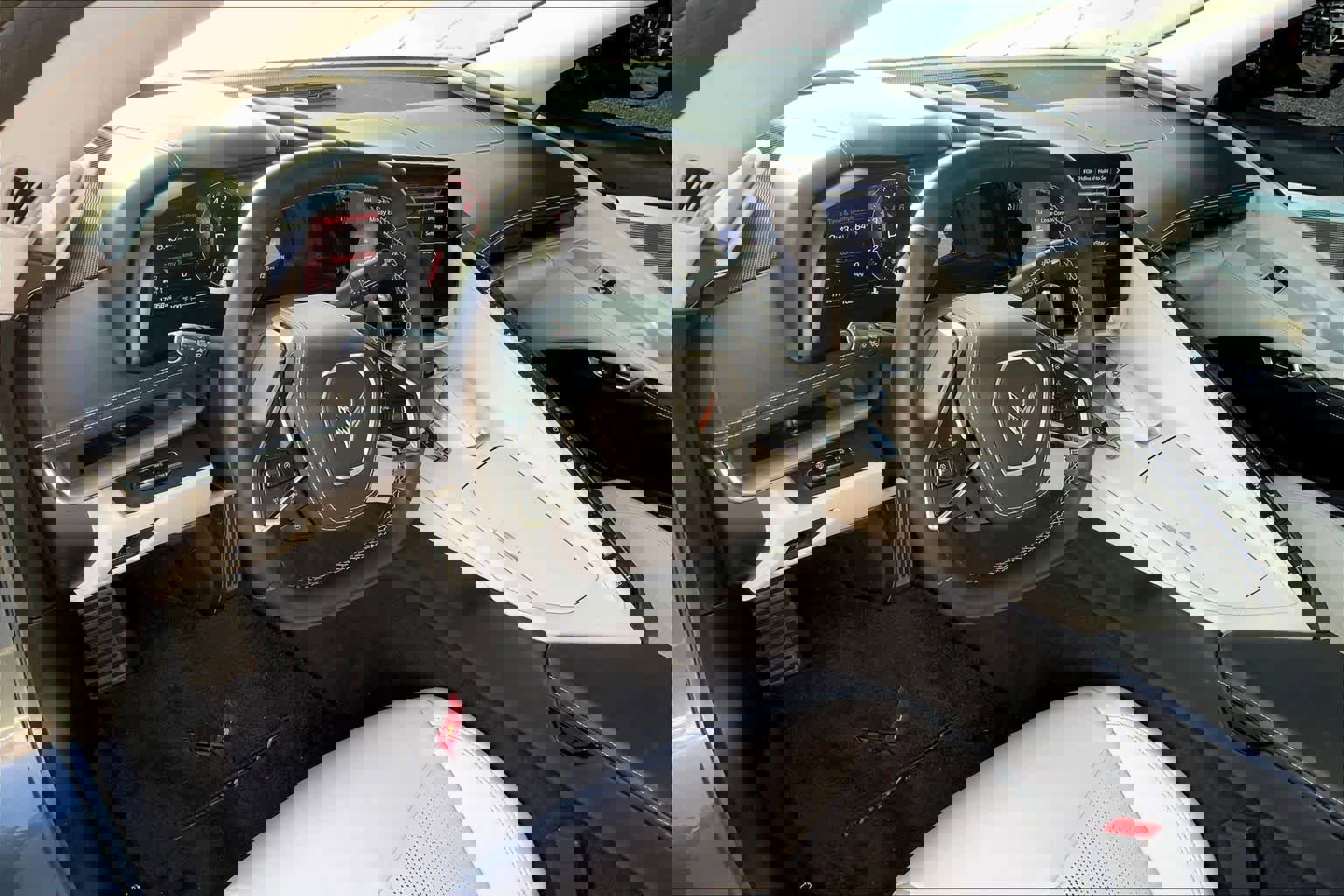 Used 2023 Chevrolet Corvette Stingray Premium Conv w/ Z51 Performance Package image 15