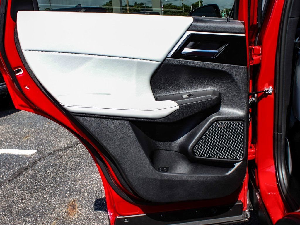 New 2025 Mitsubishi Outlander SE AWD/4WD image 11