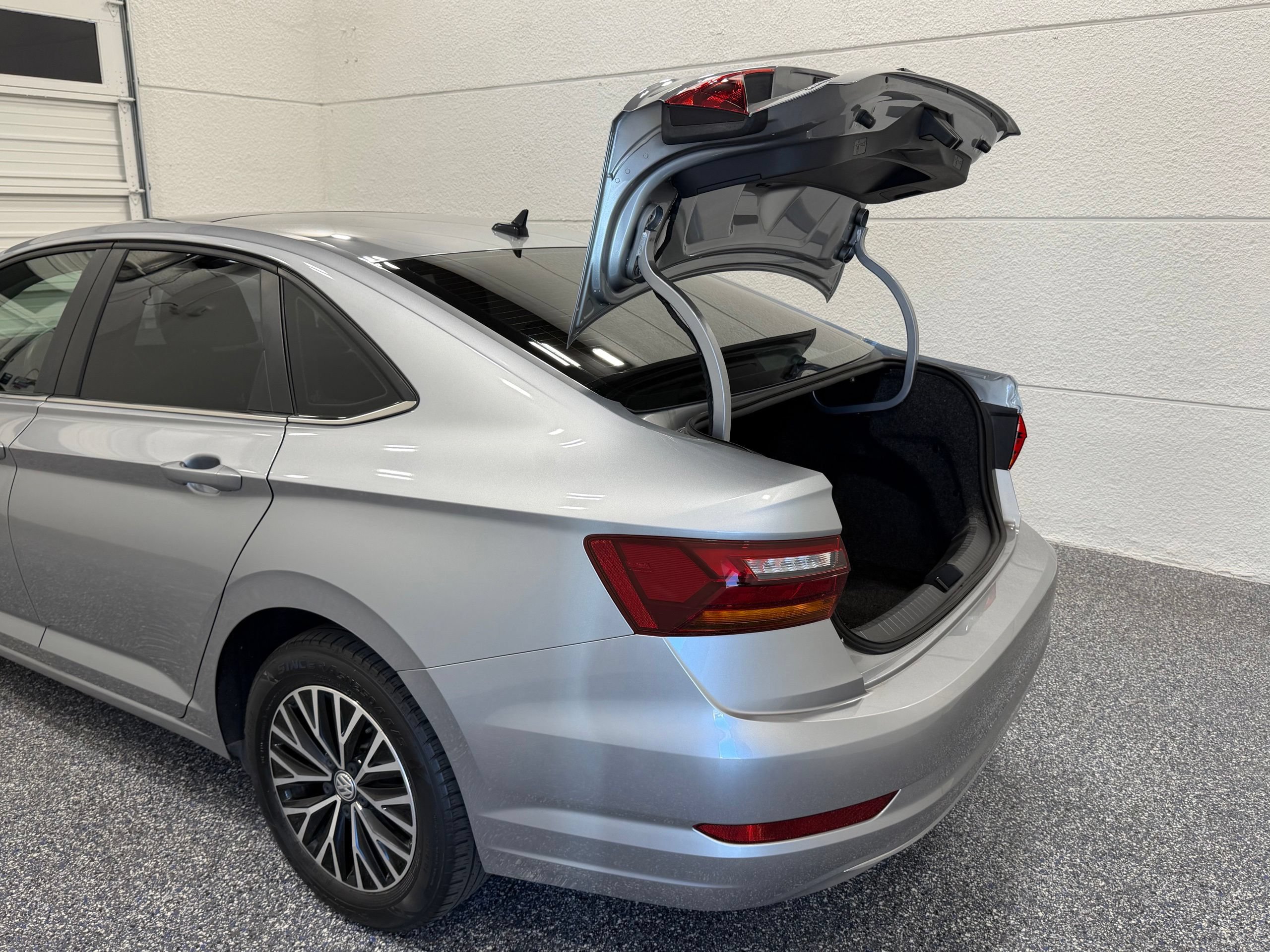 Used 2019 Volkswagen Jetta SEL FWD image 23