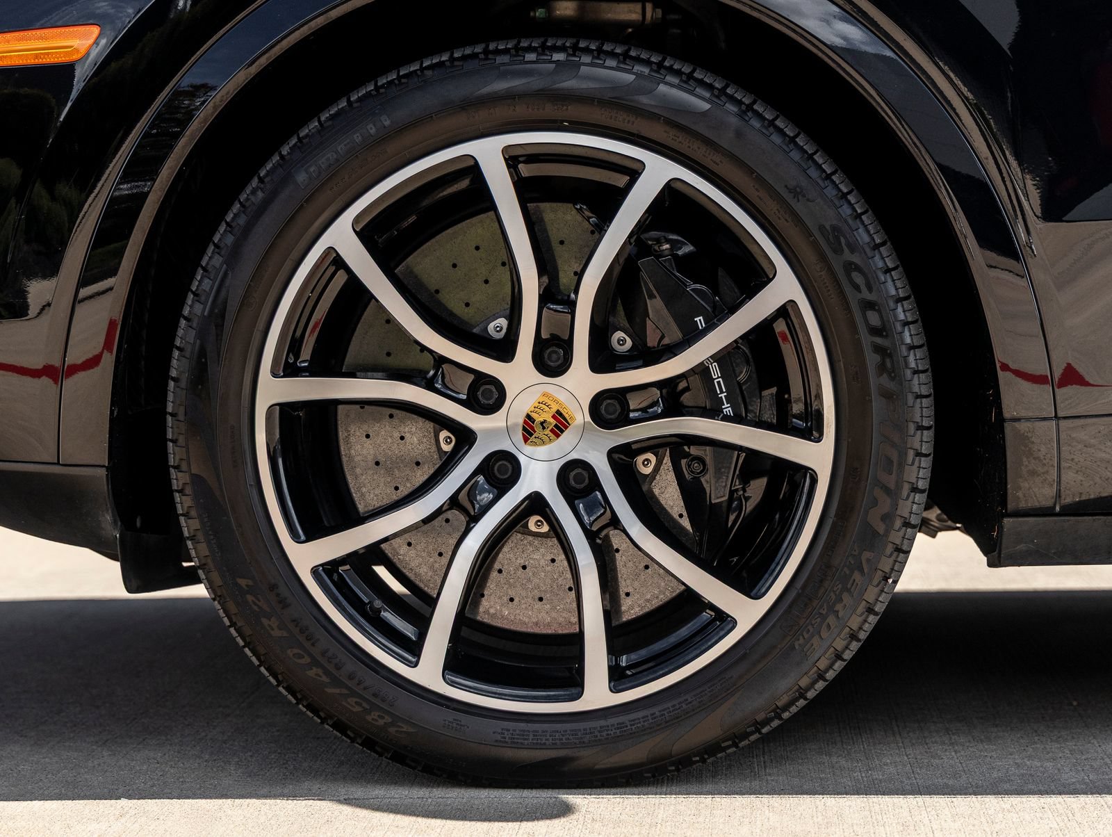 Certified 2021 Porsche Cayenne Turbo S AWD/4WD image 15