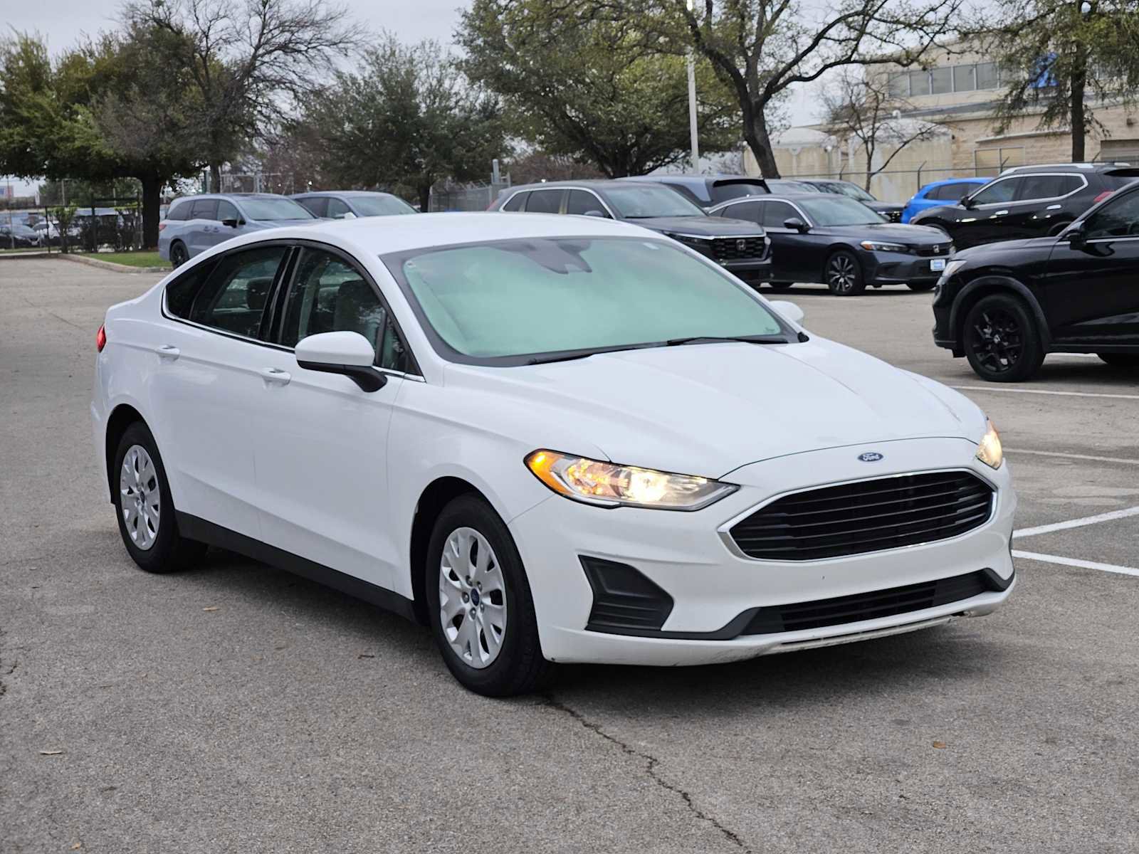 Used 2020 Ford Fusion S image 3