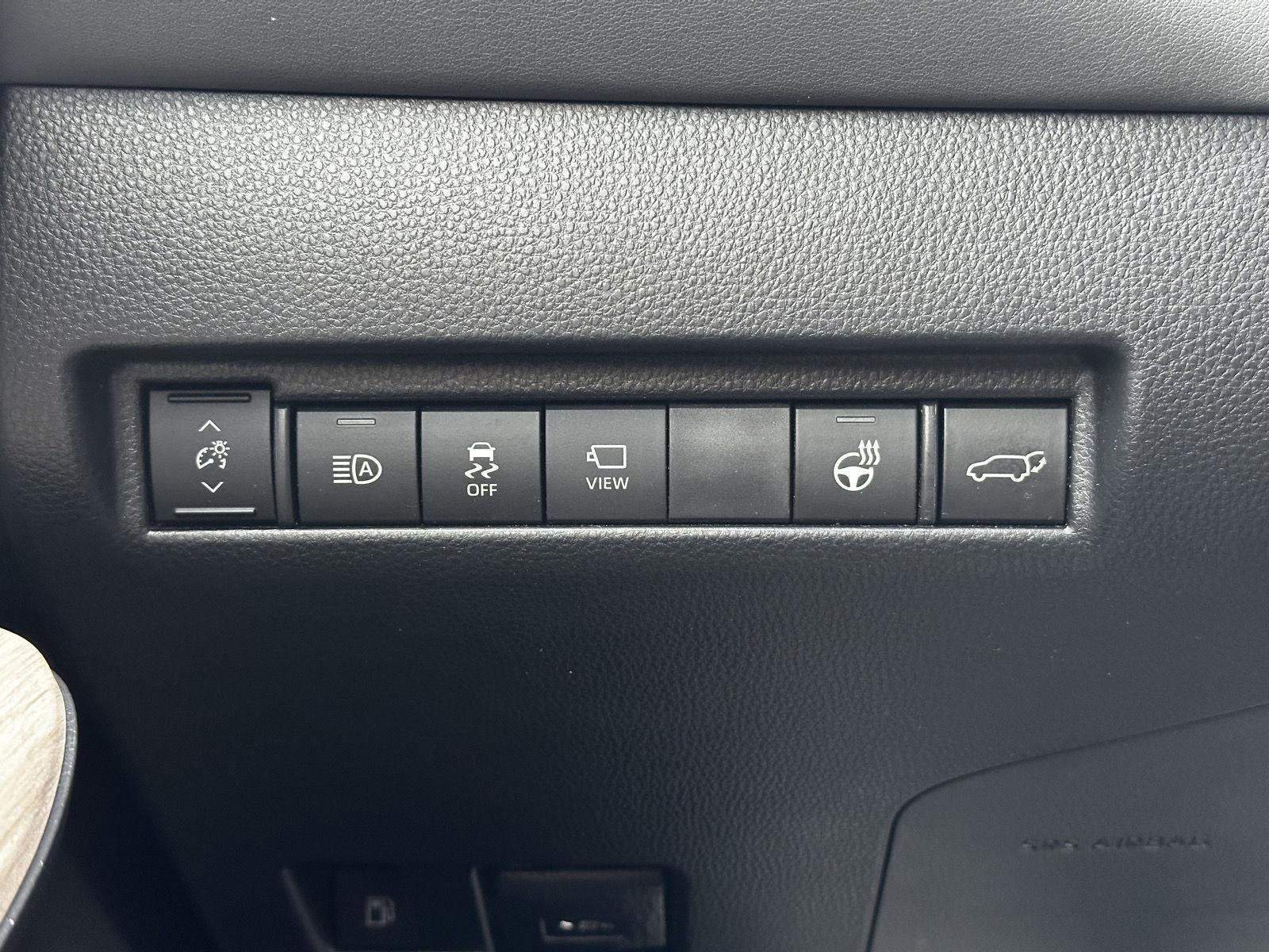 Used 2021 Toyota Venza Limited AWD/4WD image 27