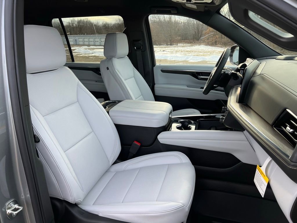 New 2026 Chevrolet Suburban Premier image 12