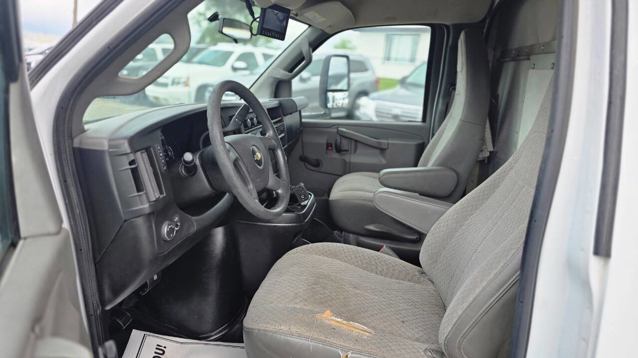 Used 2017 Chevrolet Express 3500 w/ Chrome Appearance Package image 13