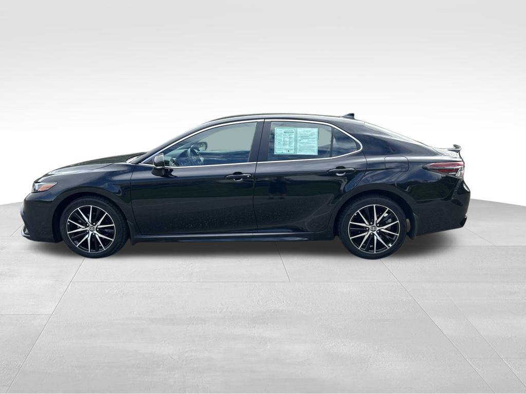 Used 2024 Toyota Camry SE FWD image 2