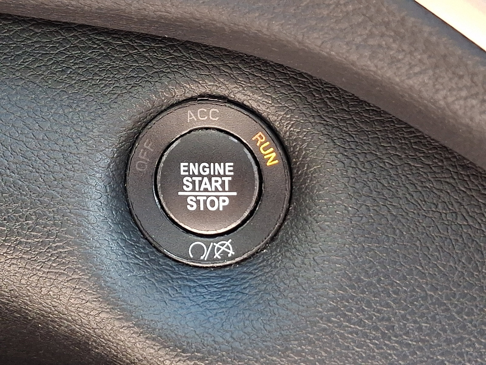 Used 2017 Jeep Cherokee Latitude w/ Comfort/Convenience Group image 24