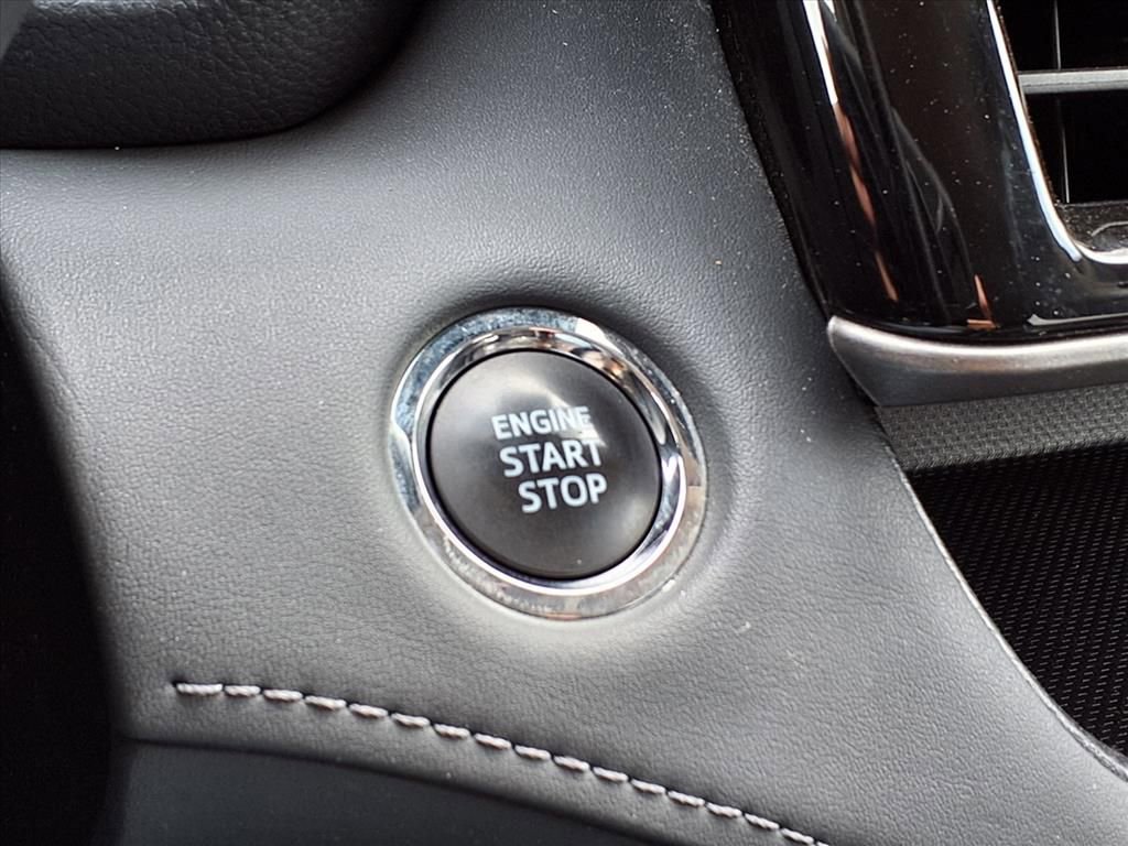 Certified 2023 Toyota Highlander L image 7