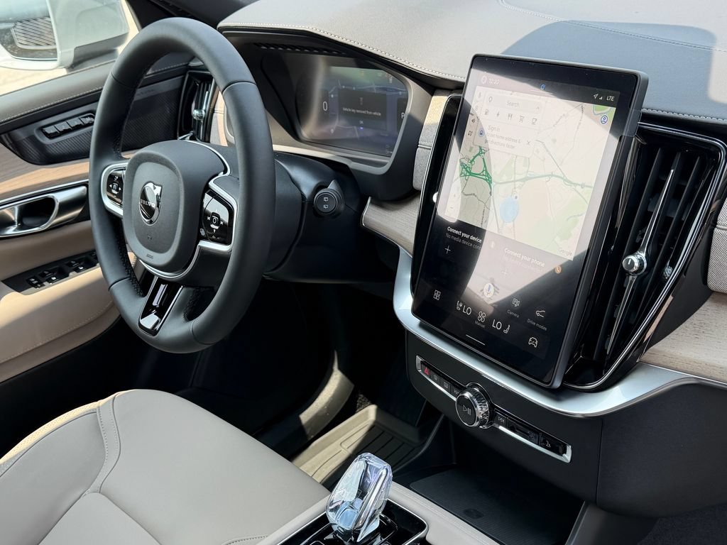 New 2026 Volvo XC90 T8 Plus w/ Protection Package Premier AWD/4WD image 7