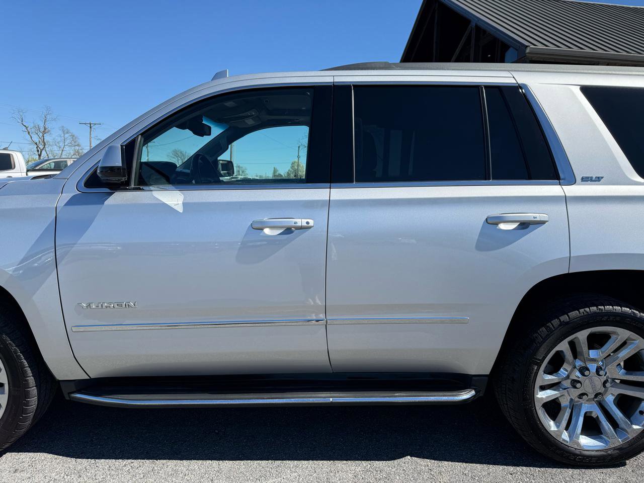 Used 2018 GMC Yukon SLT w/ Premium Edition AWD/4WD image 39