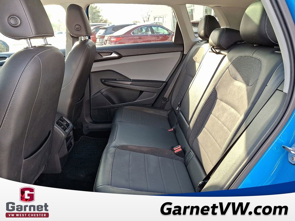 Certified 2023 Volkswagen Taos SE w/ Panoramic Sunroof Package image 11