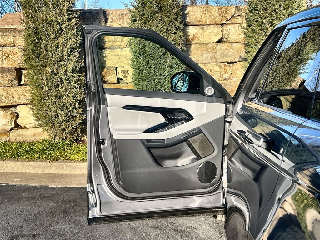 New 2026 Land Rover Range Rover Evoque S image 17