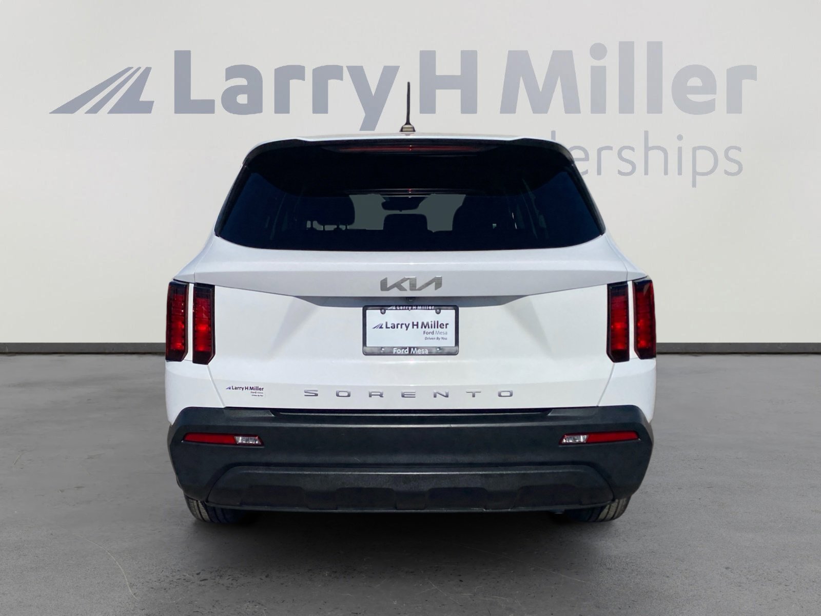 Used 2022 Kia Sorento LX image 4