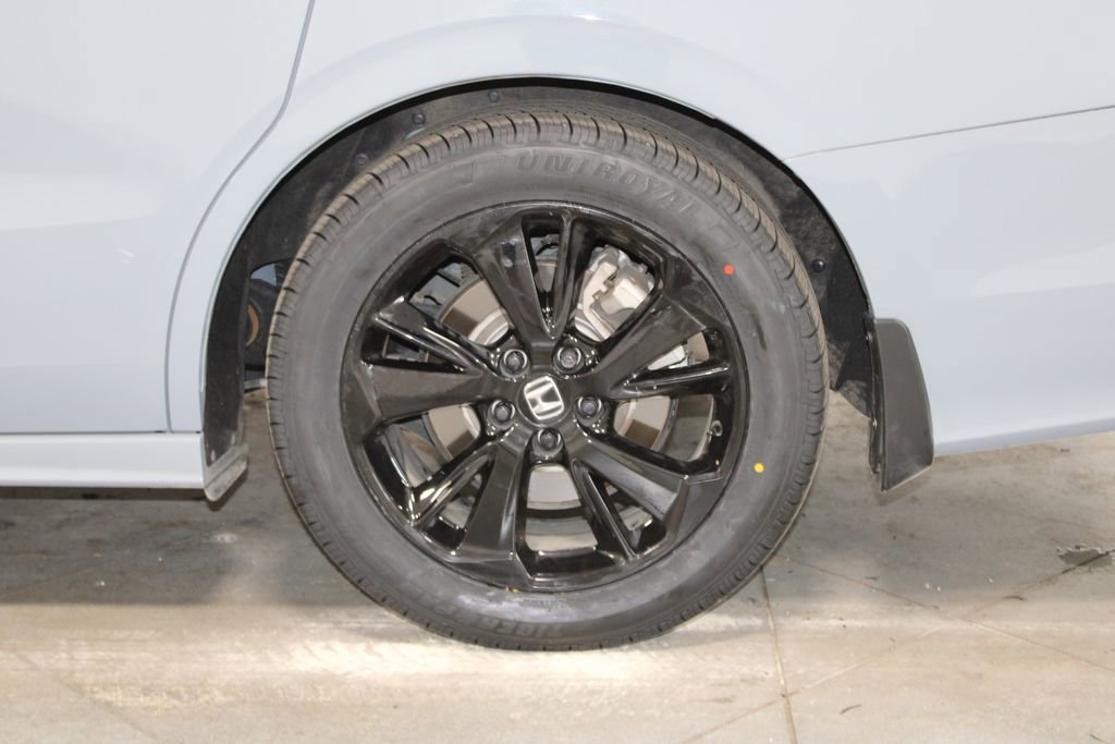 Used 2024 Honda Odyssey Sport image 17