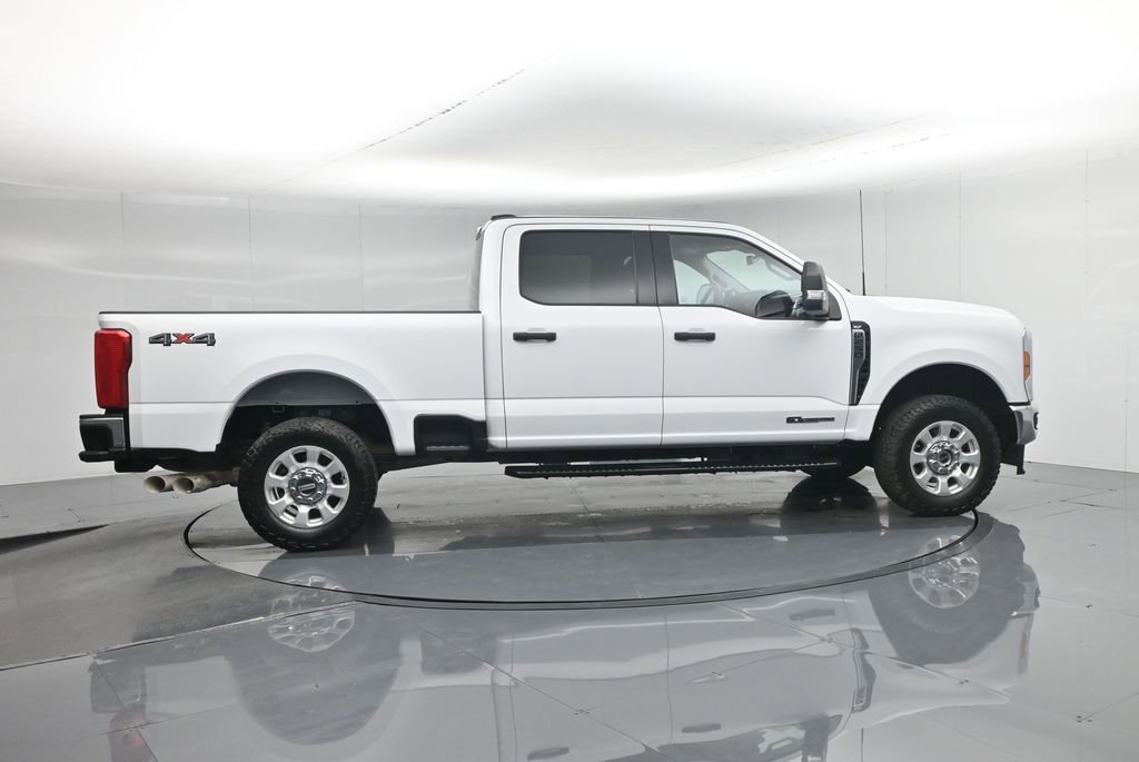 Used 2023 Ford F250 XLT w/ F-250 >10K GVWR Package image 31