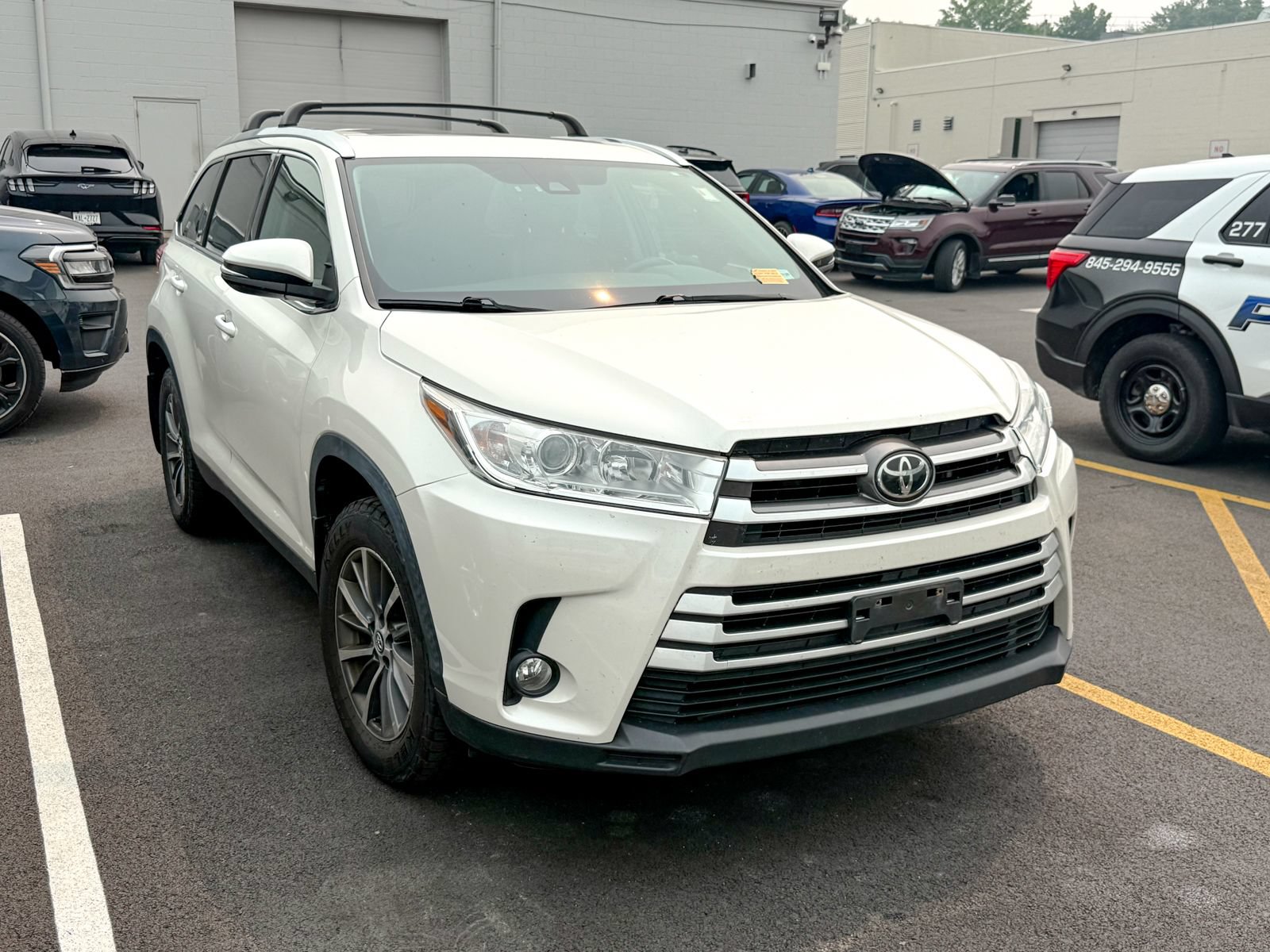 Used 2019 Toyota Highlander XLE AWD/4WD image 8