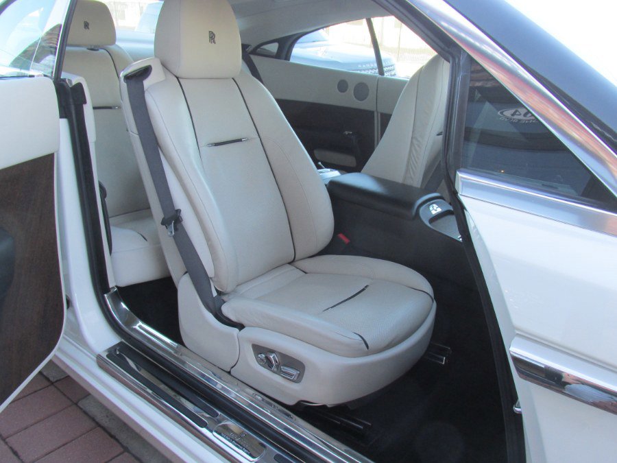 Used 2014 Rolls-Royce Wraith image 8