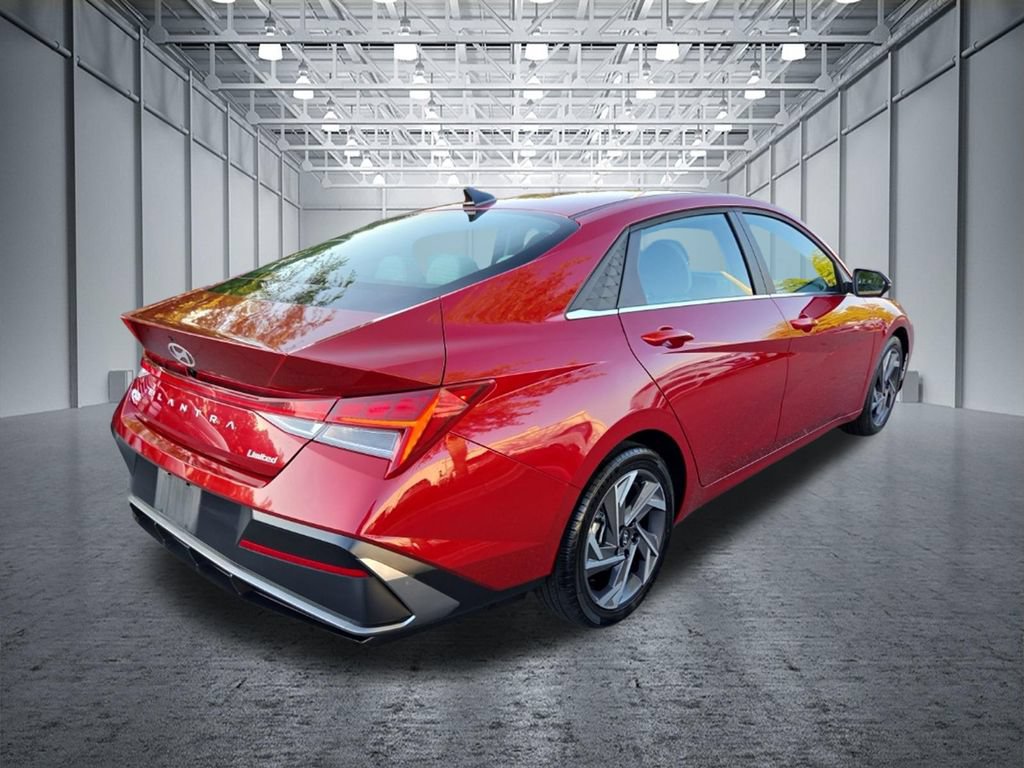 Used 2025 Hyundai Elantra Limited FWD image 9