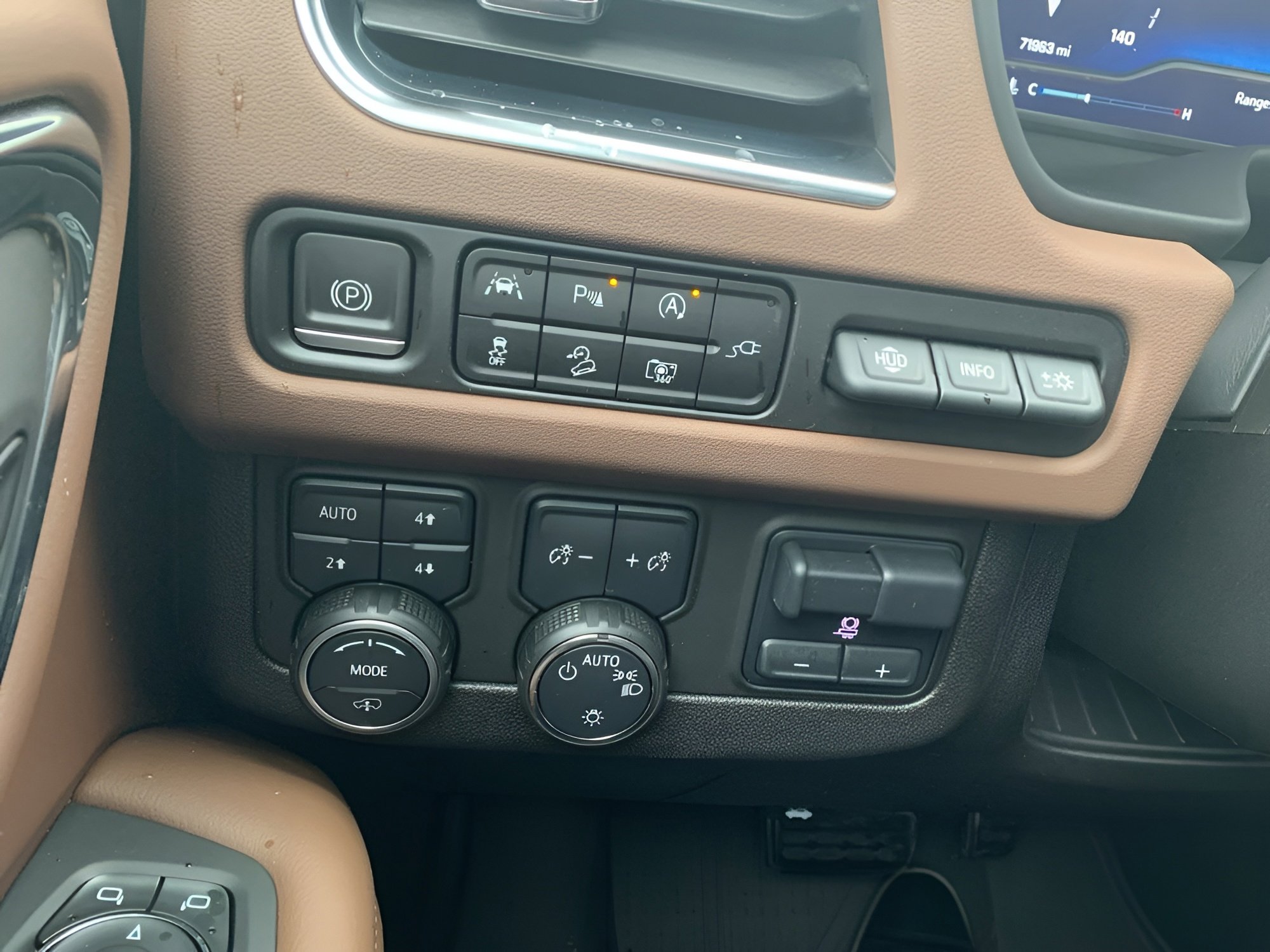 Used 2022 Chevrolet Tahoe High Country image 11