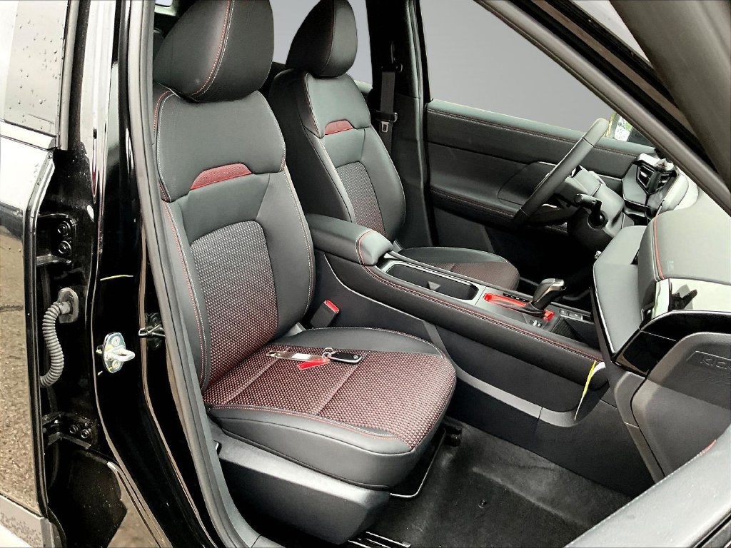 New 2026 Nissan Kicks SR w/ Cold Weather Package AWD/4WD image 11