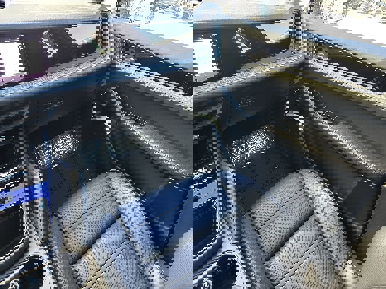 Used 2025 Porsche Cayenne E-Hybrid Coupe image 16