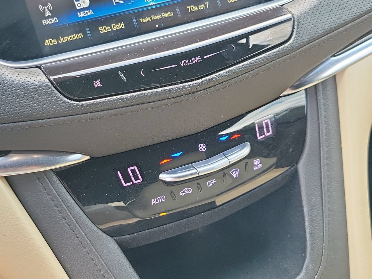 Used 2019 Cadillac XT5 FWD image 27
