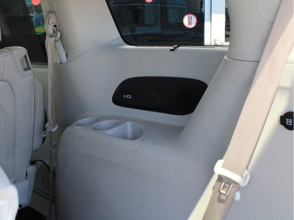 Used 2021 Chrysler Pacifica Touring-L w/ Premium & Safety Sphere Group AWD/4WD image 35